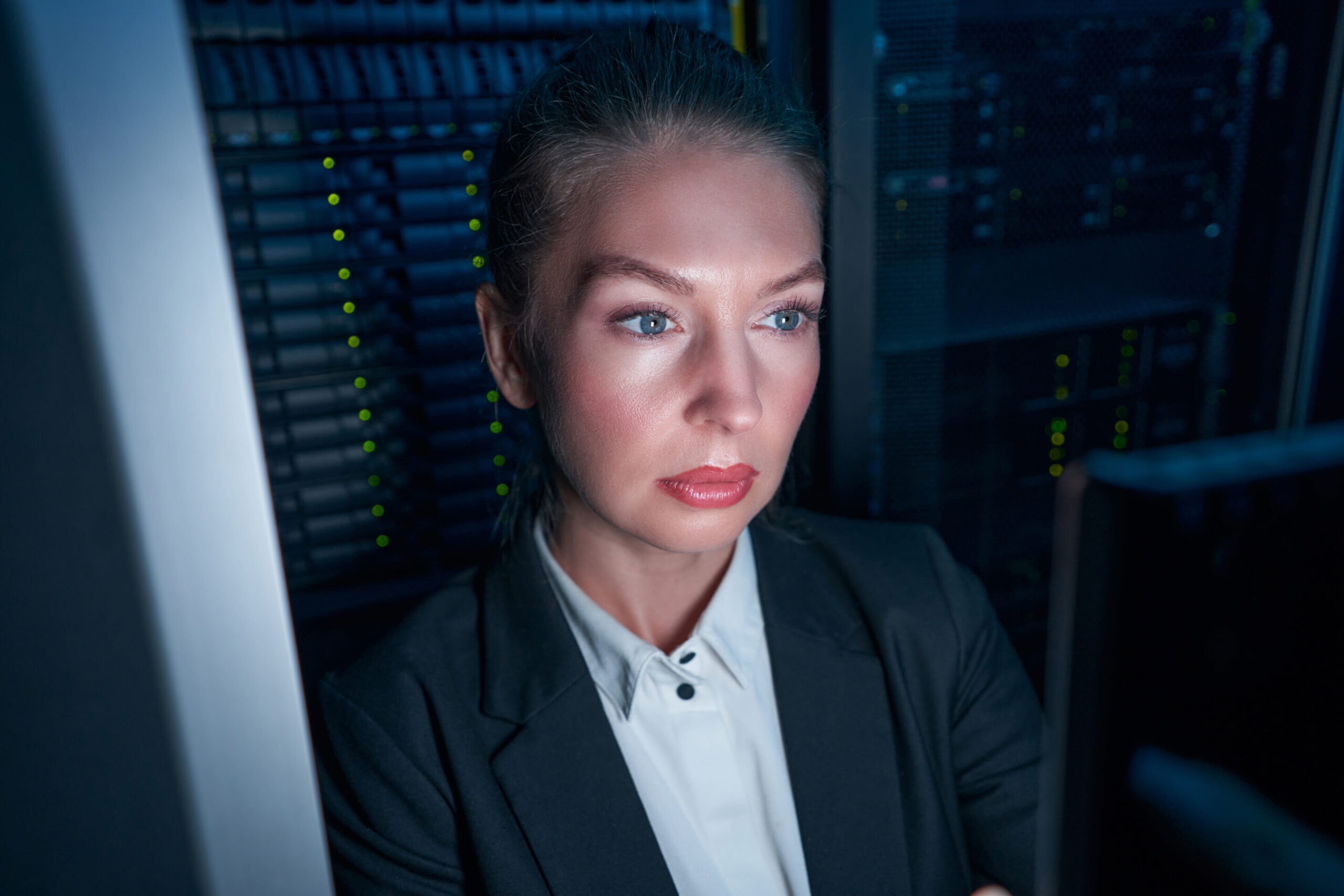 What is information technology? Example of system administrator What is information technology? Example of system administrator